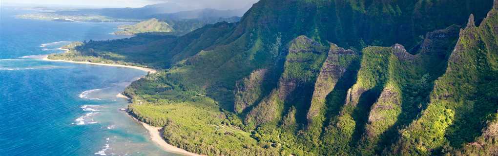 compare the most popular Hawaiian islands Kauai: The Green Gem