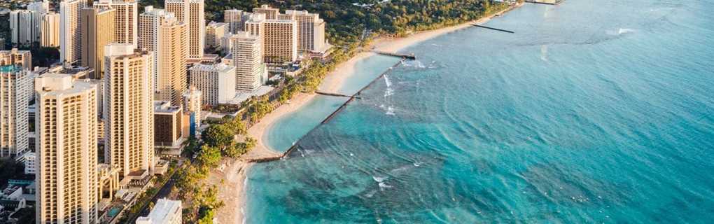 compare the most popular Hawaiian islands Oahu: The Heart of Hawaii