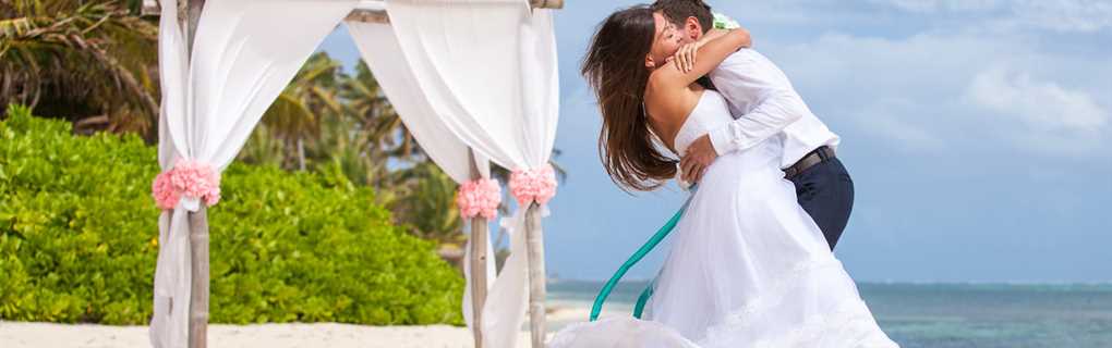 3 Biggest Questions Engaged Couples Ask Online About Destination Weddings