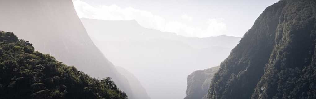 Decision matrix checklist for choosing Seabourn, Silversea, or Regent Seven Seas